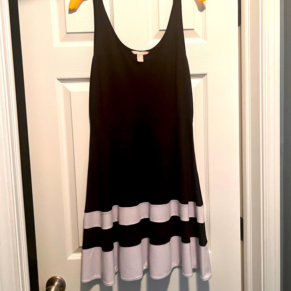 Banana Republic Navy and White knit dress. Size 8